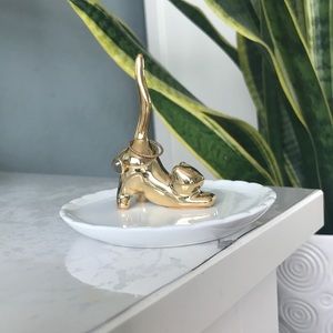 Cat dish ring holder